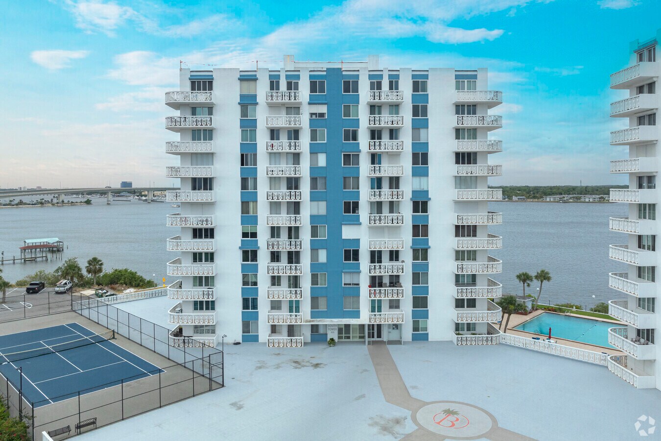 Entrada - Bayshore Club