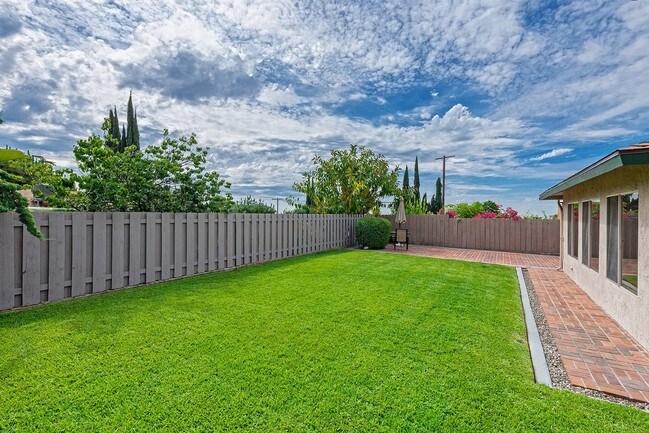 Patio trasero - orientado al suroeste - 1360 Tropical Ave