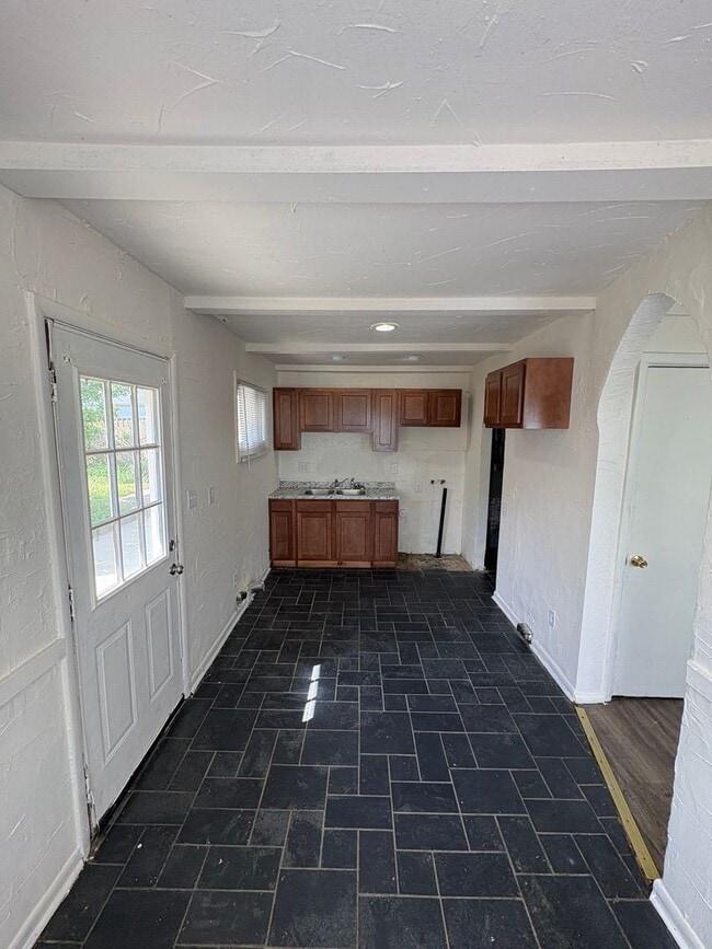 Photo - 3 Bedroom in North Linden w/Detached Garage