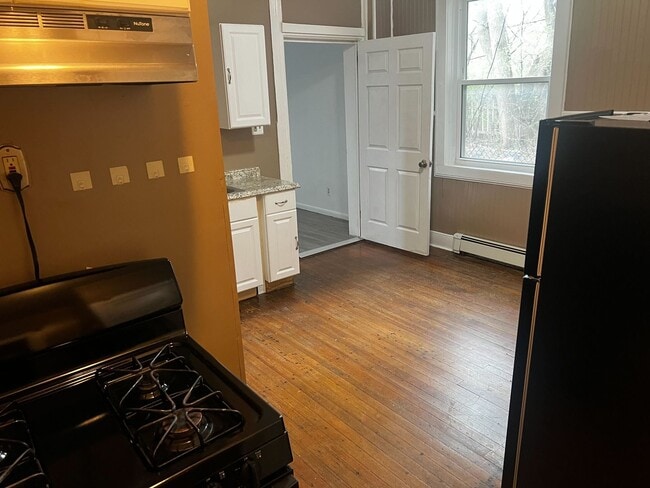 Photo - 138 Morton Ave Unit 4