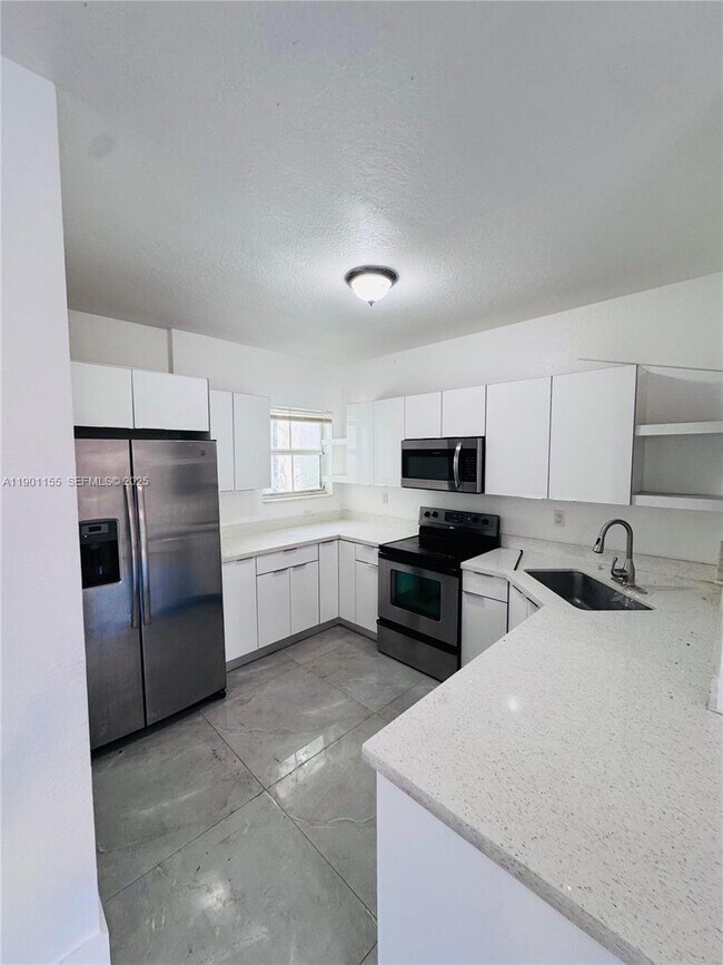 Photo - 949 SW 6th Pl