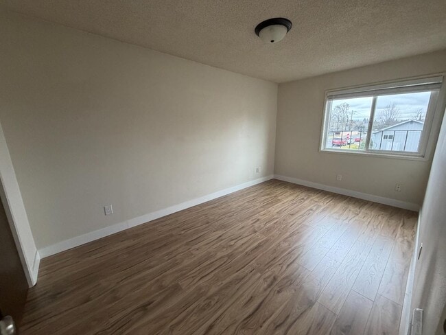 Photo - 225 N 8th St