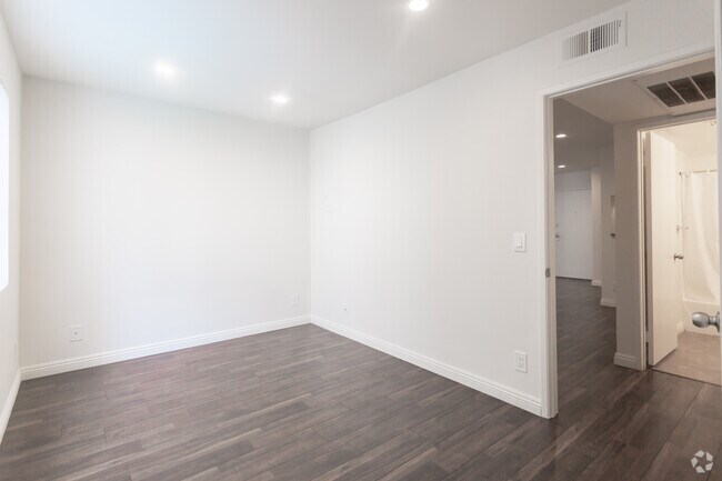 1BR,1BR - 800SF - Bedroom