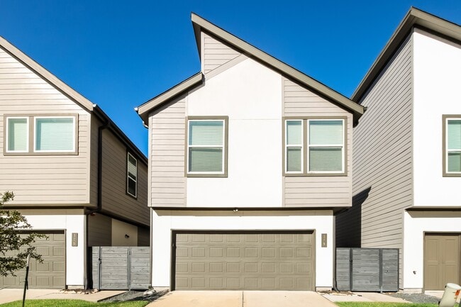 Building Photo - 329 N Centro Cir