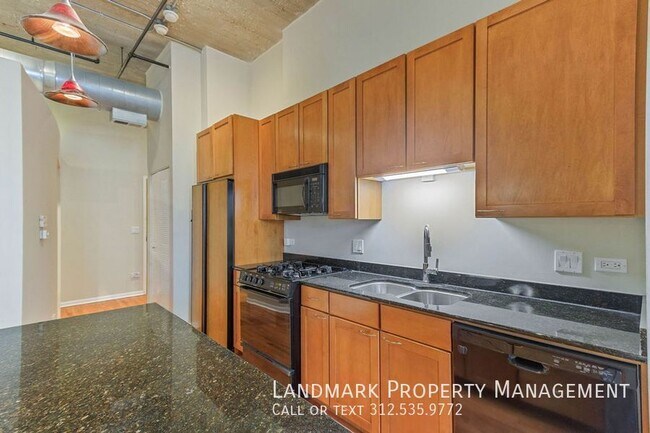 Photo - 758 N Larrabee-#820 Unit #820