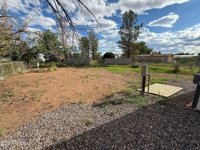 Photo - 2303 E Carnation St