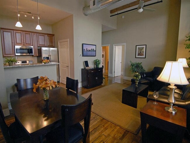 Junction Shop Lofts
