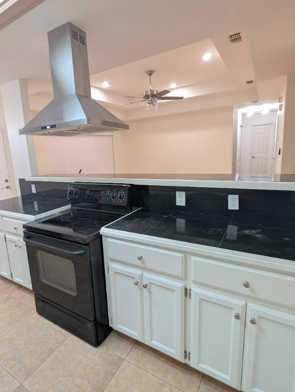 Photo - 2305 E 27th St