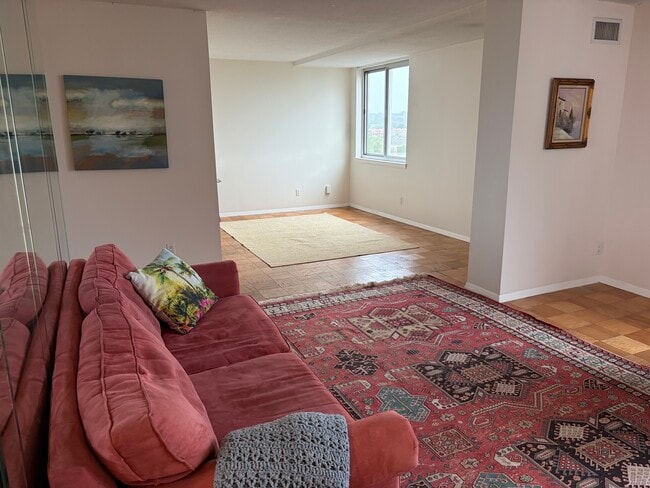 Photo - 501 Slaters Ln Unit 1013