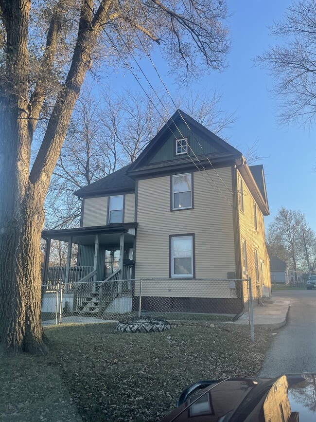 Photo - 1214 Morgan St