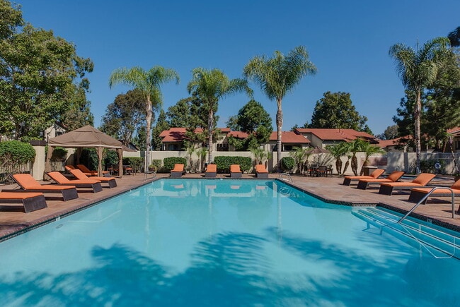 Building Photo - Mission Hills Rental