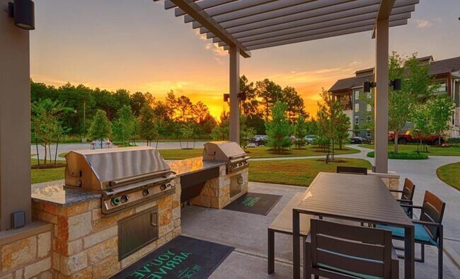 Photo - 8440 Creekside Green Dr Unidad b1