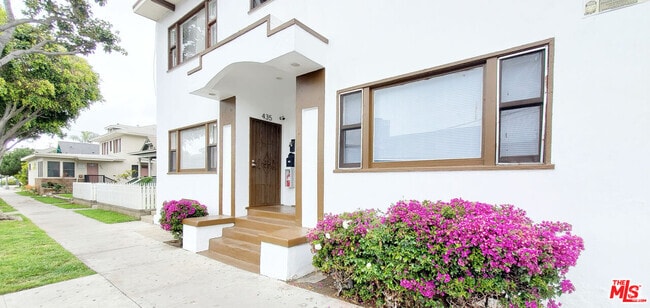 Building Photo - 435 W 4th St Rental