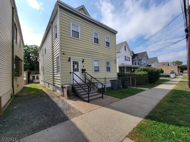 Photo - 5 Madison Ave