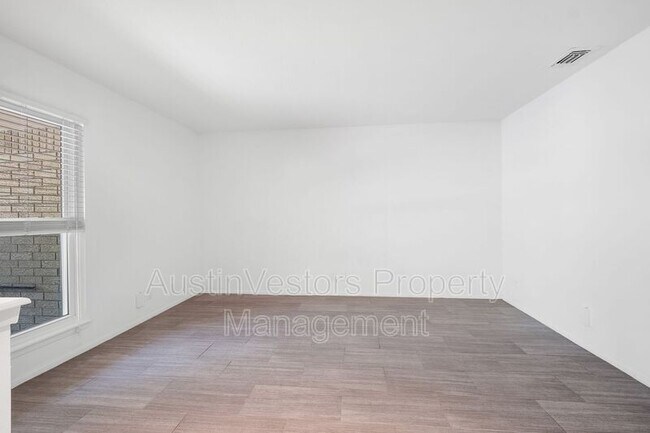 Photo - 8600 Clarewood Cir