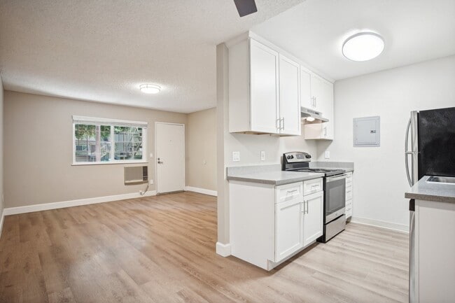 Photo - Lincoln Glen