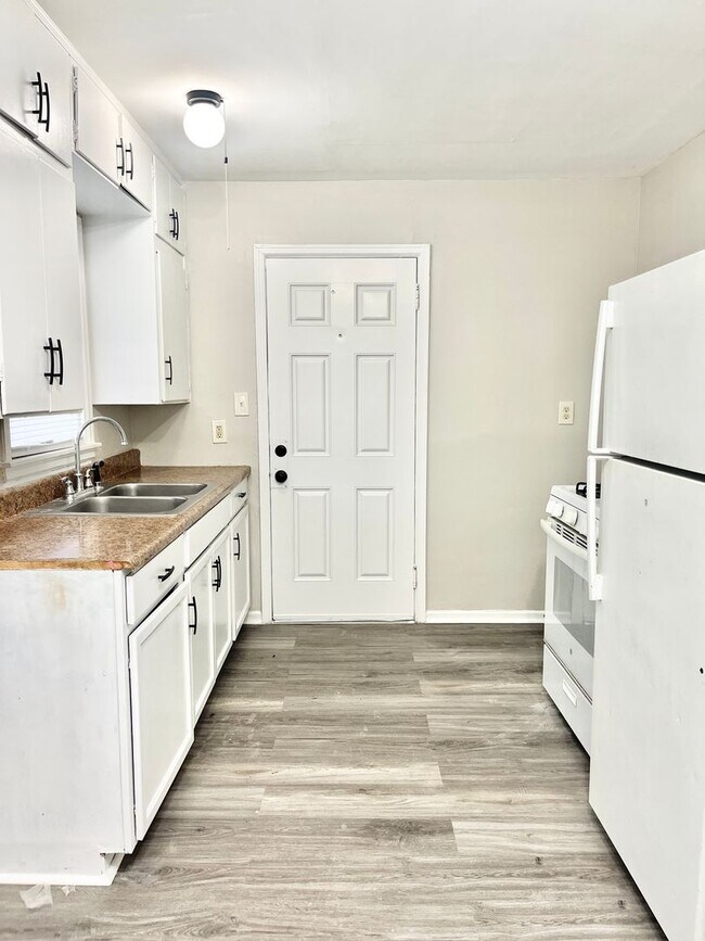 Photo - 4840 Southside Dr Unit 4840 Southside Dr-2-New
