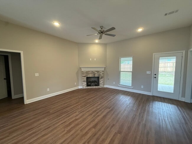 Photo - 110 Madisonville Dr