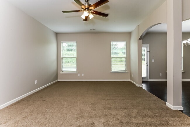 Photo - 259 Magnaview Dr