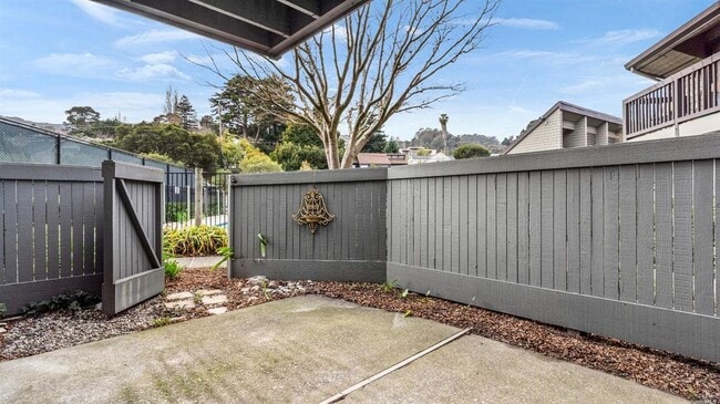 Photo - 21 Cypress Pl
