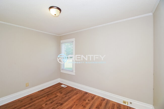 Photo - 2104 E Greenbriar Rd