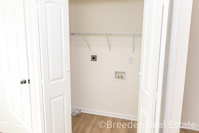 Photo - 303 Putnam St