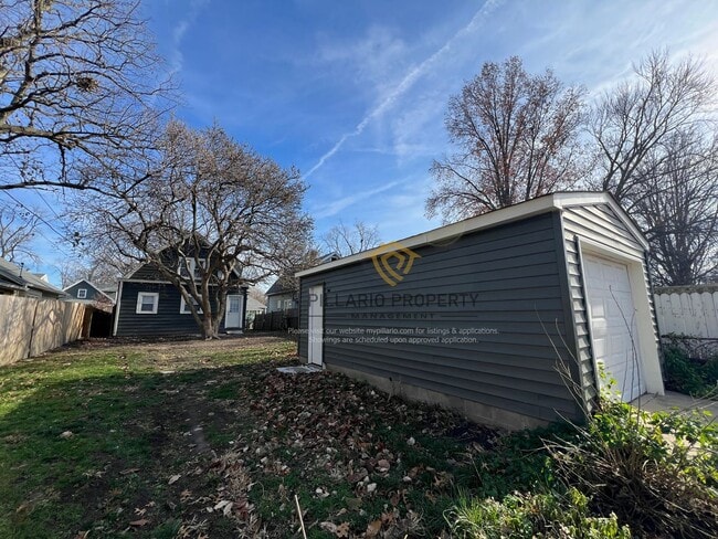 Photo - Renovated 3 Bedroom Home in Tuxedo Park, Available NOW!