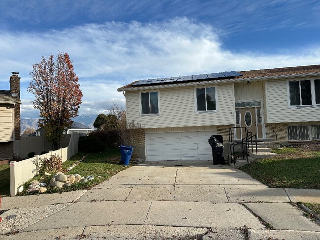 Photo - 4981 Greentree Way W