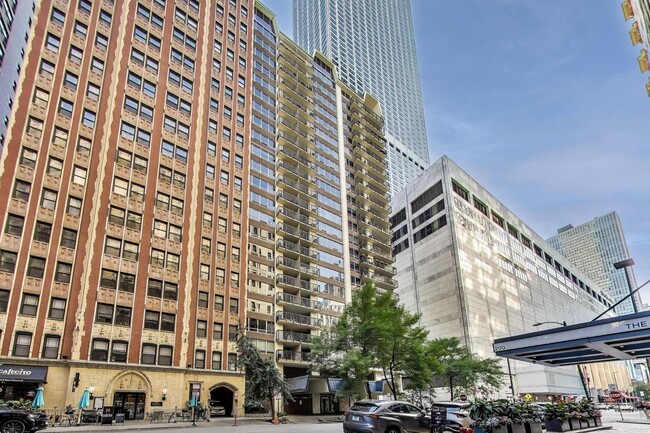 Building Photo - 201 E Chestnut St Unit 1A