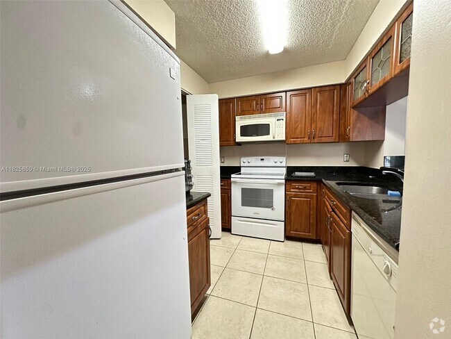 Building Photo - 1231 SW 46th Ave Unit 516 Rental