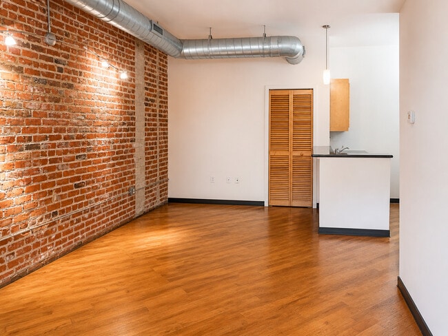 T and E Apartments