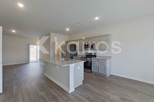 Photo - 2241 Banyon Cir