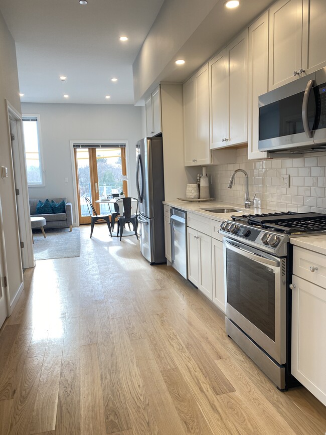 Photo - 385 Pleasant St