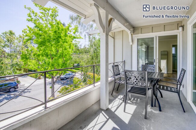 Photo - 837 Cowper St Unit FL3-ID1014