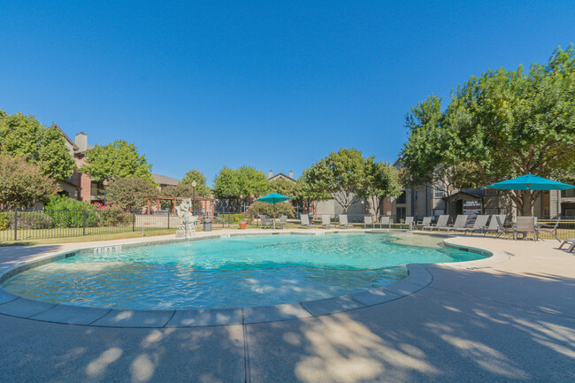 Swimming Pool - Fountains of Denton Rental