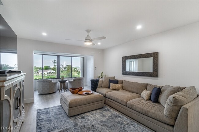 Building Photo - 7402 Lake Breeze Dr Unit 308