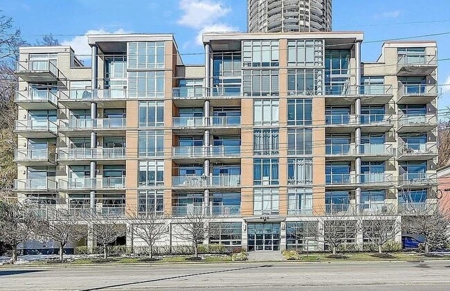 Building Photo - 8125 River Rd Unit 3C