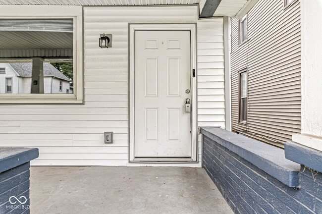 Photo - 2345 N Kenwood Ave Unit B