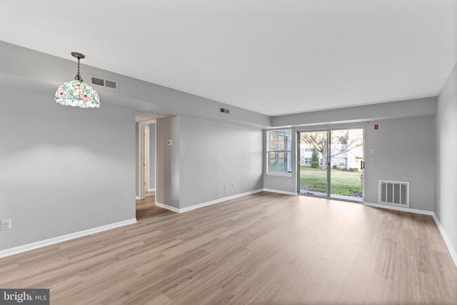 Photo - 387 Independence Dr