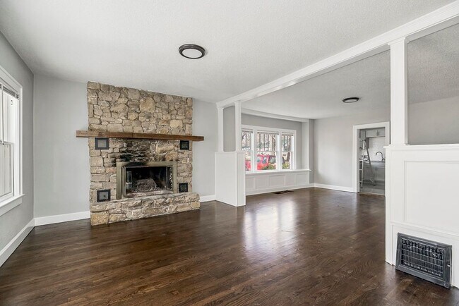 Photo - Charming 4 Bed, 2 Bath Home in Independenc...