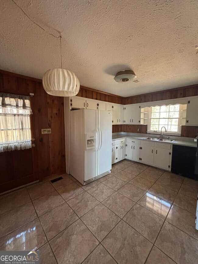 Photo - 2760 The Fontainebleau SW