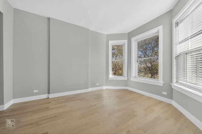 Photo - Fantastic 3-Bedroom Has All the Amenities Unidad 1248 S Troy St. 3