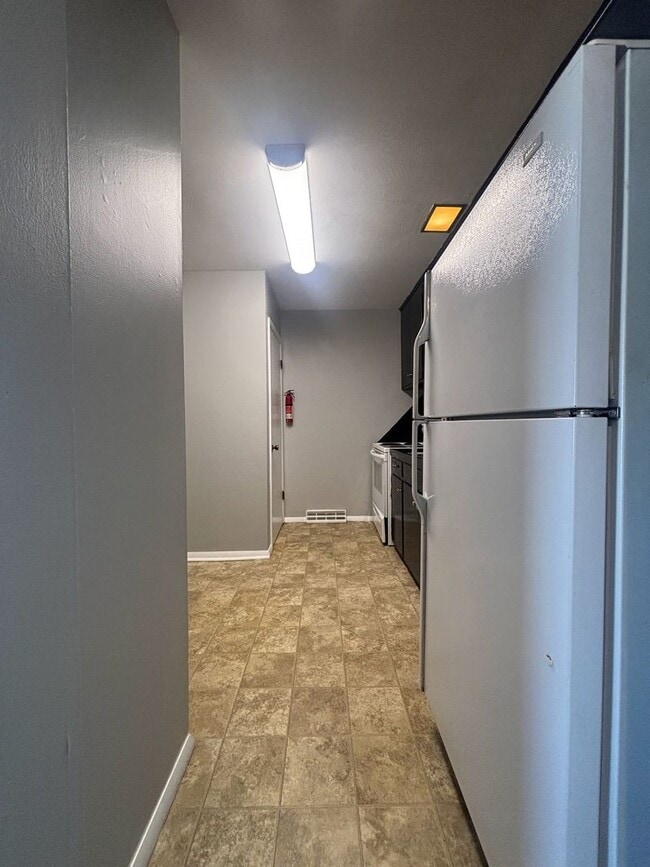 Photo - 1033 W Washita St Unit 1