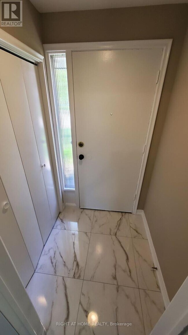 Photo - 169 Yorkview Dr
