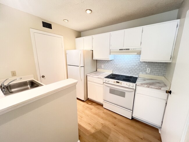 Photo - 4581 W McNab Rd