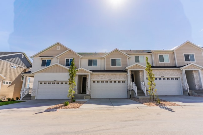 Photo - 2722 Blue Dawn Ln Unit Upper Residence