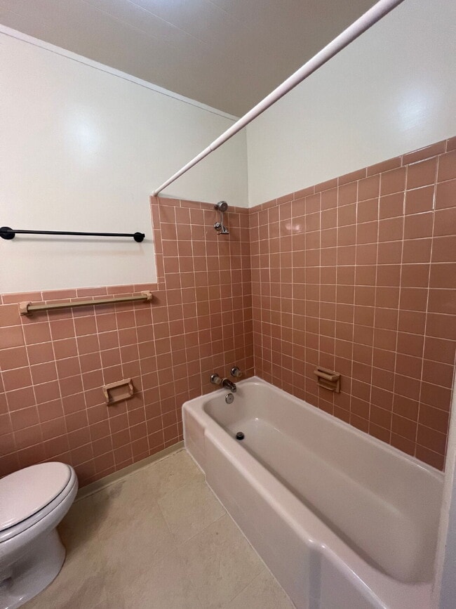 Photo - Studio Near Forsyth Unit 3