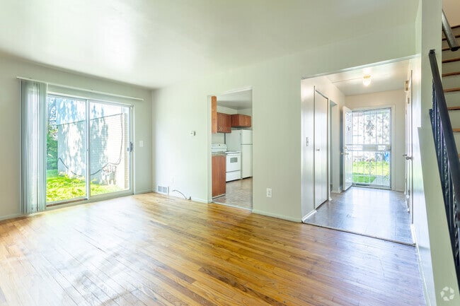 3 BR, 1.5 BA - Townhouse