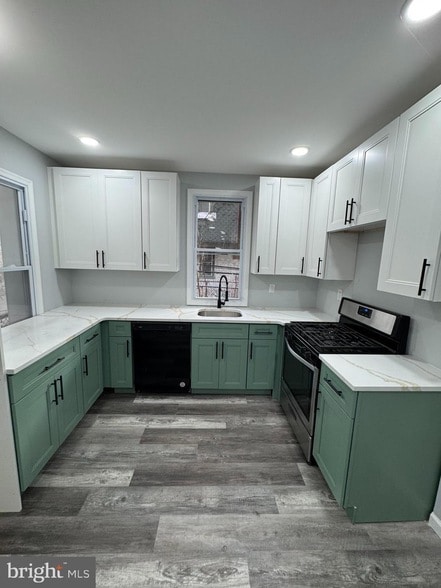 Photo - 2755 N Dover St