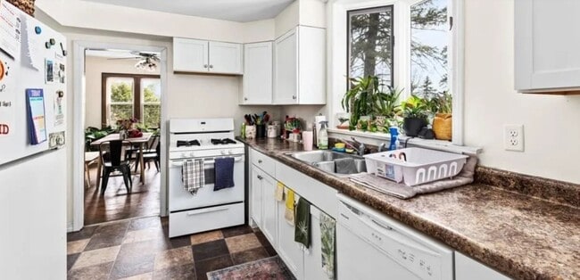 Photo - 1325 N 19th Ave E